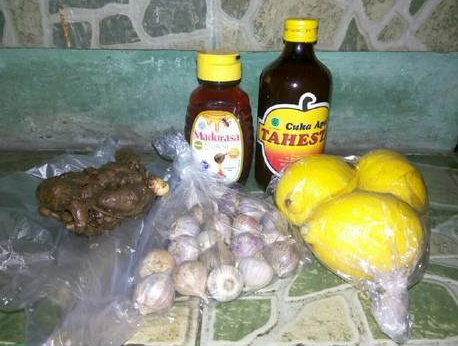 cuka apel dan jus lemon, kunyit
