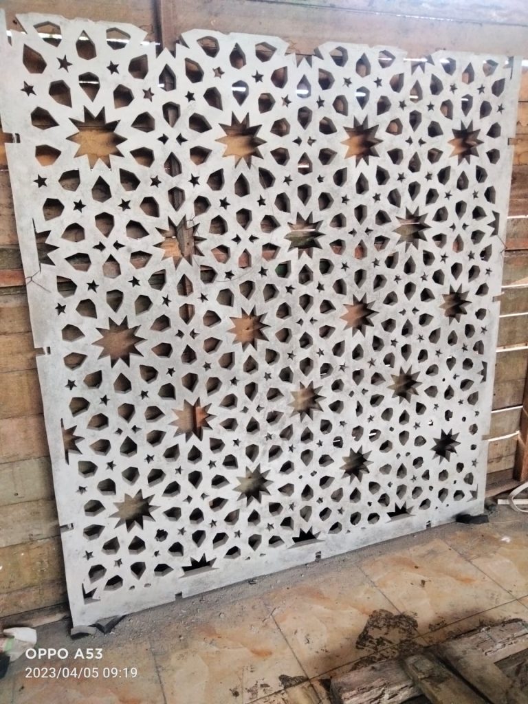 motif krawangan masjid